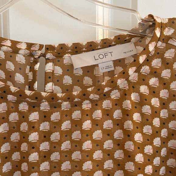 LOFT size LP Patterned Blouse - Picture 2 of 6